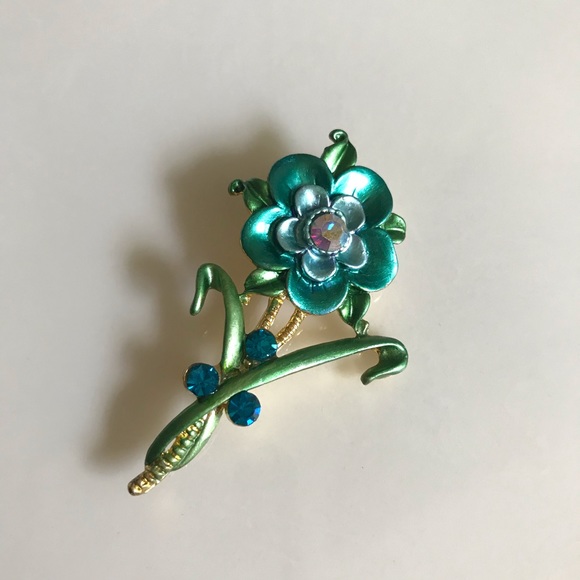 Vintage Jewelry - Vintage Crystal and Enamel Flower Brooch Pin